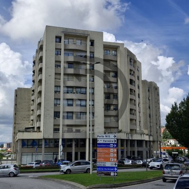 Loja comercial em Castelões de Cepeda - Paredes