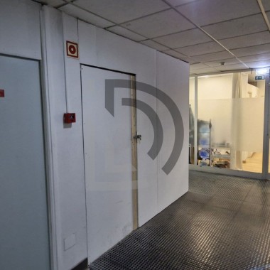 Loja no C. Comercial Sírius na Cedofeita - Porto